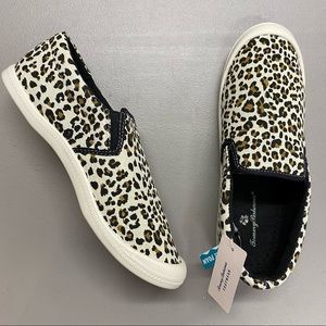 Tommy Bahama Sneaker Slip On Shoe Leopard Print Comfort Footwear Memory Foam